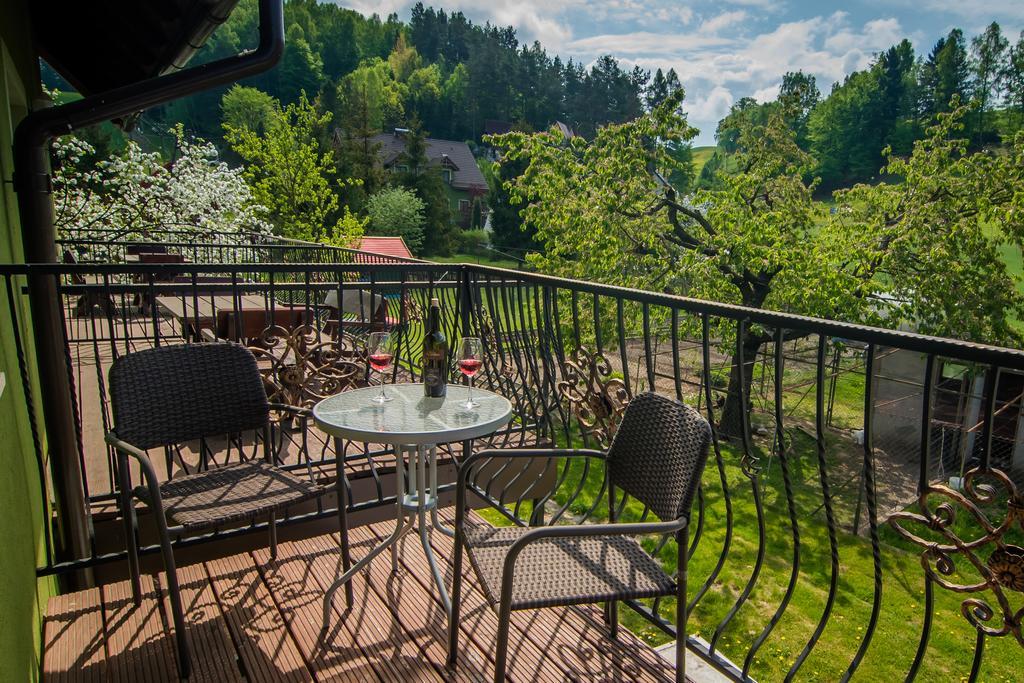 Osada Koszalkowo Wiezyca Acomodação com café da manhã Szymbark  Exterior foto